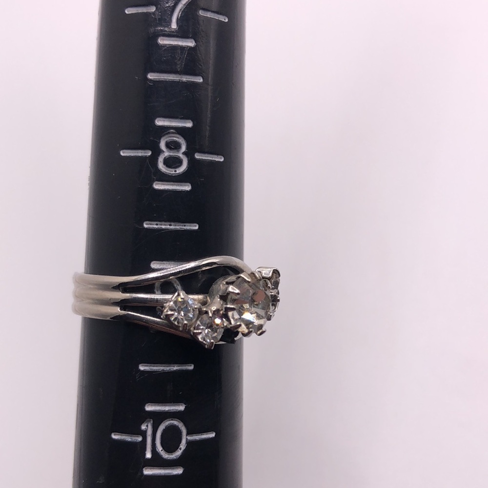 Vintage Rhinestone Ring - Picture 5 of 6